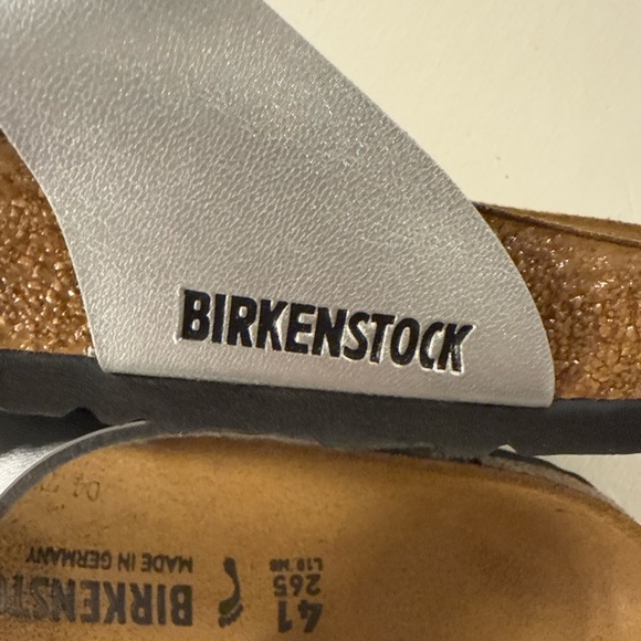 NWT BIRKENSTOCK Gizeh Silver Thongs Size 10 Narrow Fit,  EU 41 NEW With BOX - Picture 2 of 10